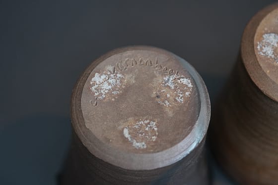 Woodfired collection: Cup with dark flame marks and ash glaze - Image 11
