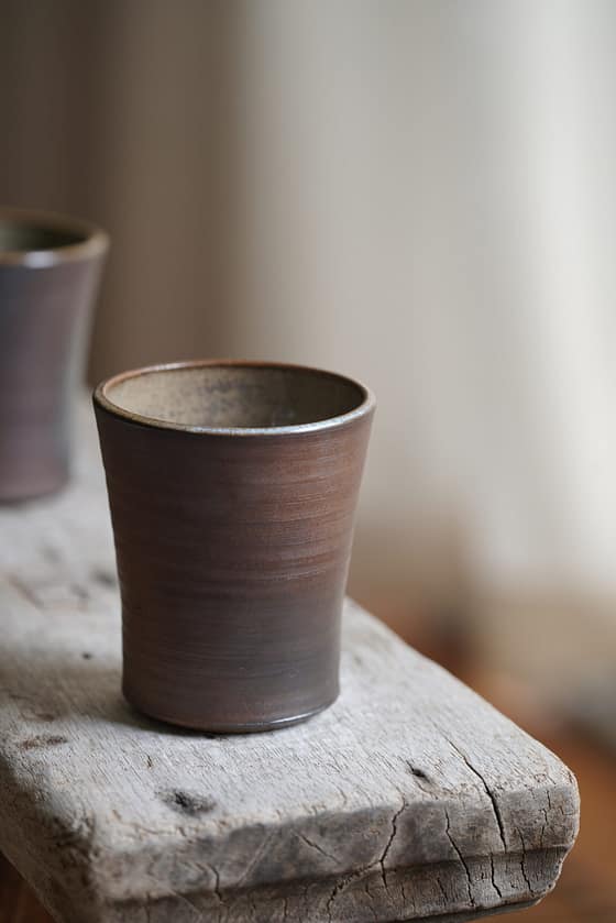 Woodfired collection: Cup with flame marks and ash glaze - Image 8