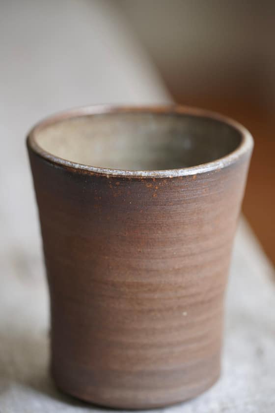 Woodfired collection: Cup with flame marks and ash glaze - Image 4
