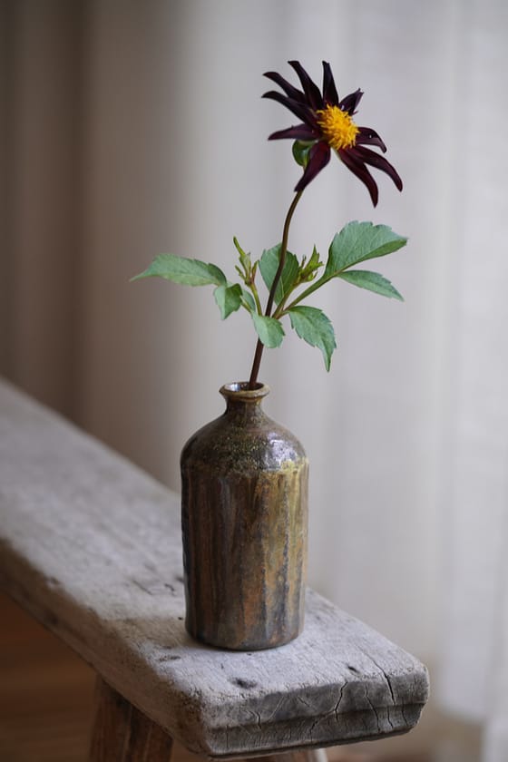 Woodfired collection: Facet vase with ash glaze - Image 12