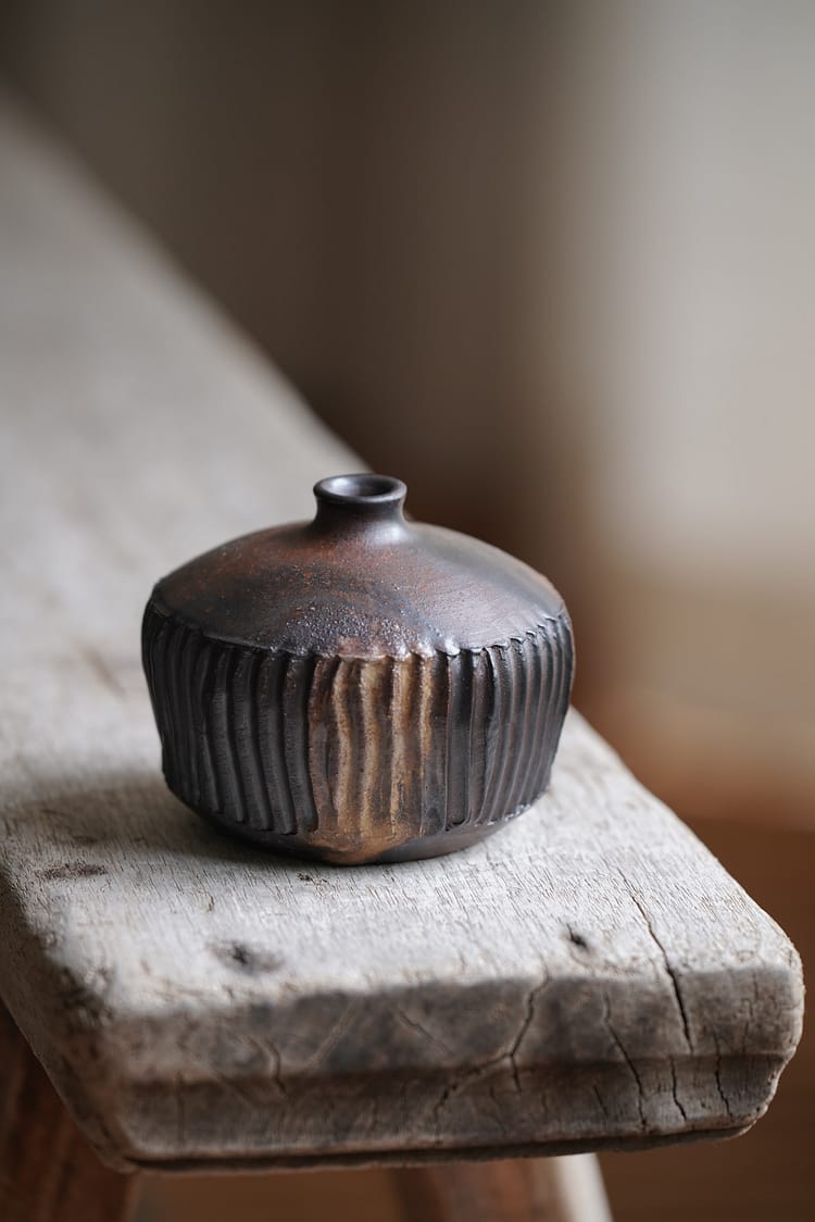 Woodfired collection: wave vase (#2)