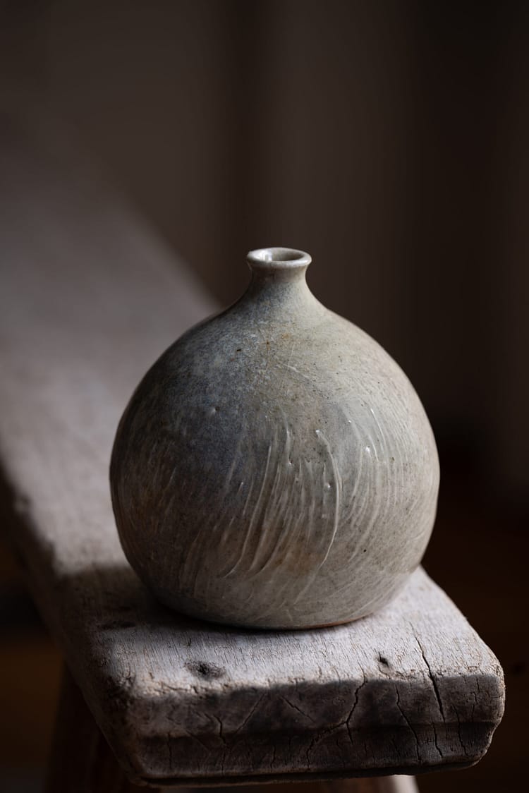 Woodfired collection: bulbous vase with celadon glaze and white slip